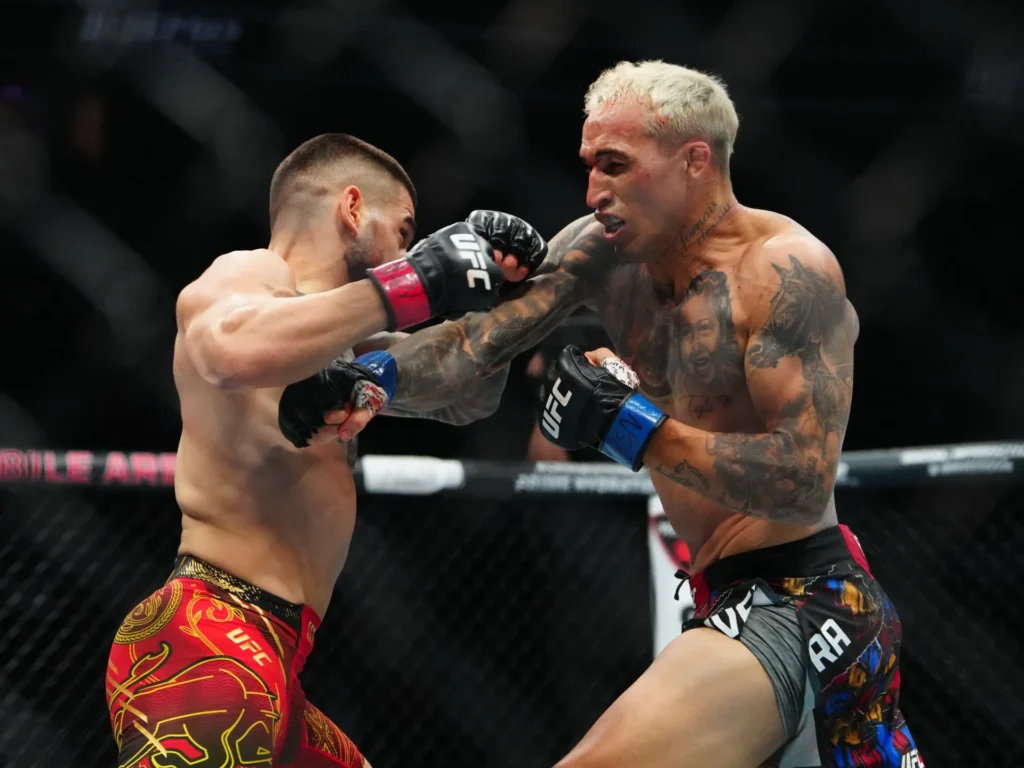 2025 06 29T051915Z 2115274030 MT1USATODAY26556250 RTRMADP 3 MMA UFC 317 TOPURIA VS OLIVEIRA 1751174727
